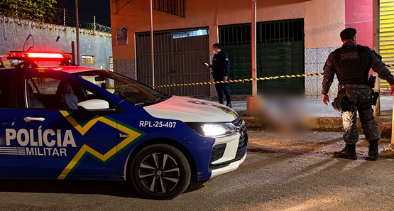 Homem é morto a tiros por criminosos em motocicleta no centro de Porto Velho