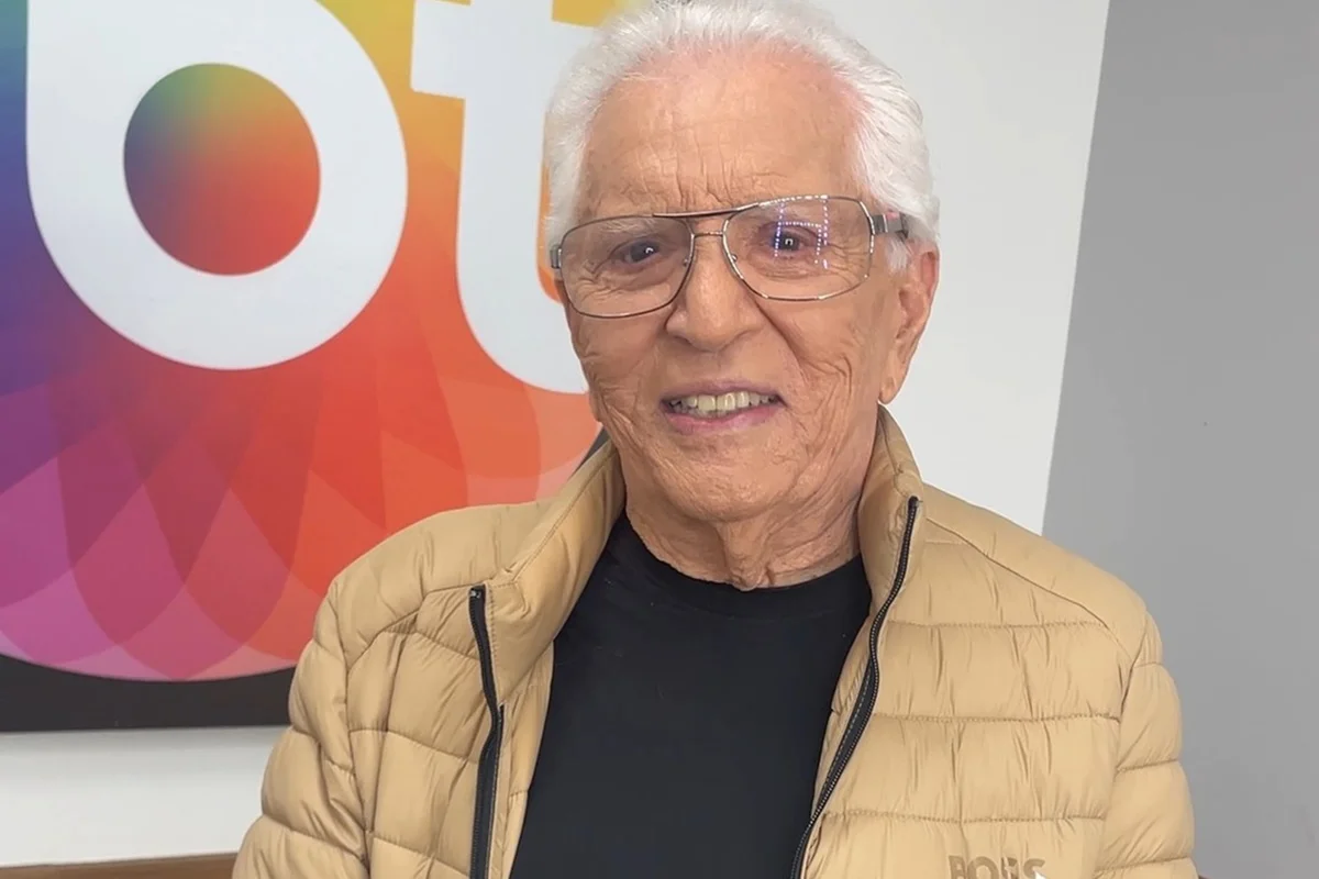 "Está confiante", diz esposa sobre cirurgia de humorista Carlos Alberto de Nóbrega