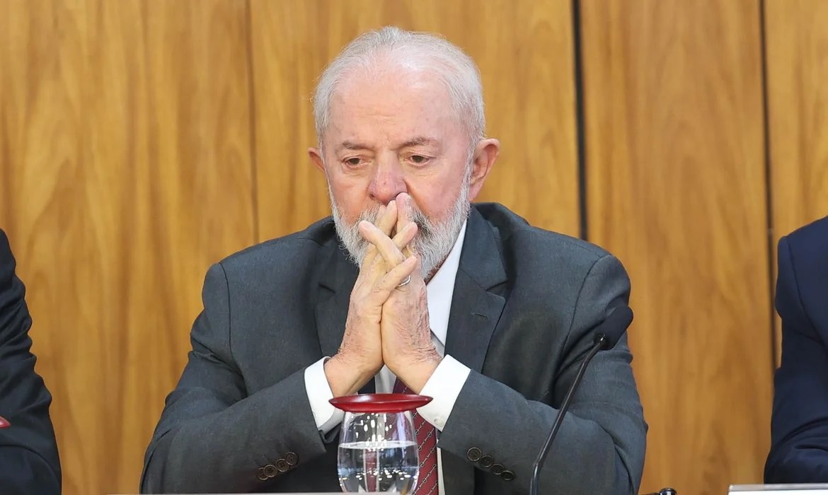 Campanha do PT começa a “jogar a toalha” e não acredita mais em virada de Lula sobre Flávio