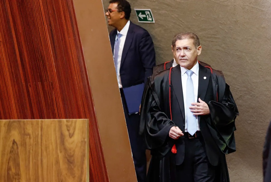 Kassio dá 24 horas para Meta responder sobre suspeita no "Exército do Lula"