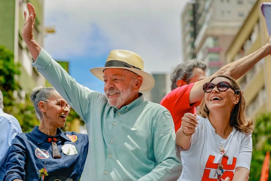PoderData/AYA: Lula da Silva é desaprovado por 49%; aprovação é de 46%