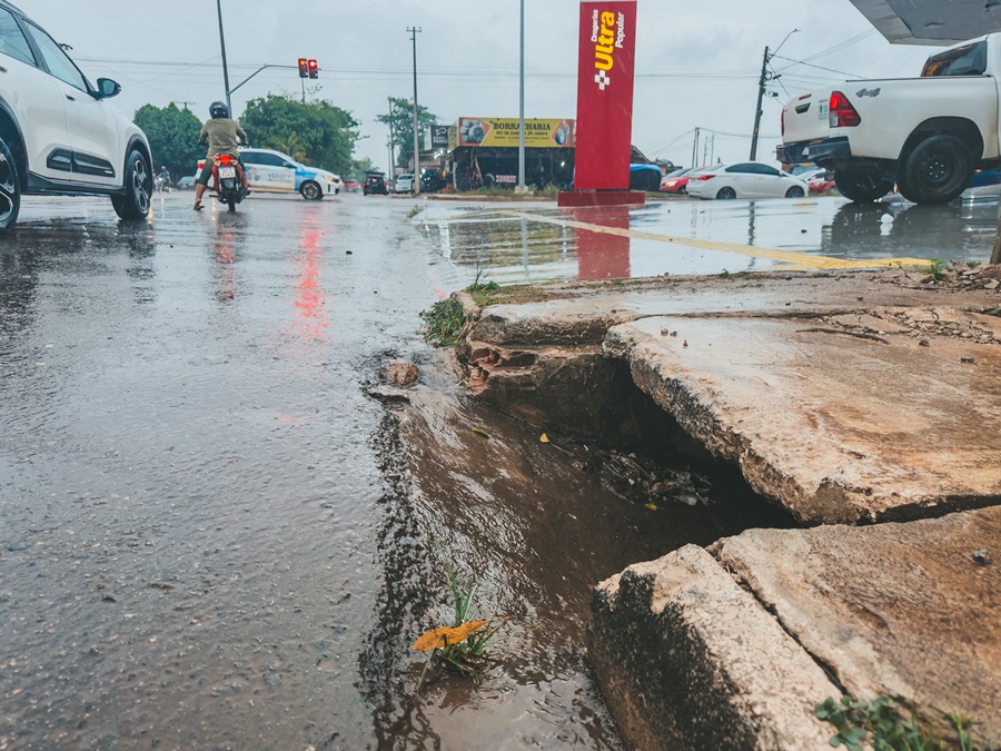 Pontos críticos de Porto Velho apresentam melhor escoamento da água após serviços de drenagem