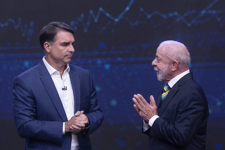 Flávio é orientado a ser técnico em debate; Lula, a destacar legado