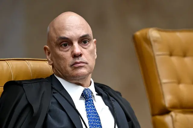 Moraes usaria prisão de Flávio Bolsonaro para pressionar senadores contra seu impeachment