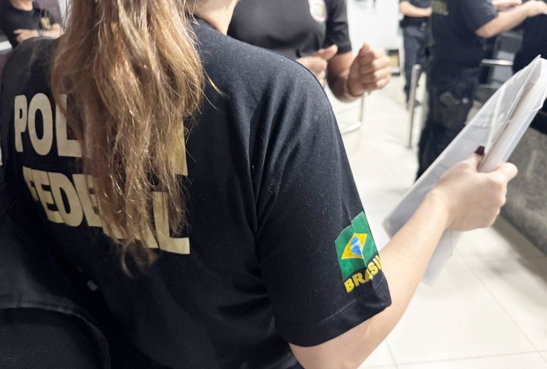 PF deflagra operação contra tráfico internacional de armas e cumpre mandados em quatro cidades 