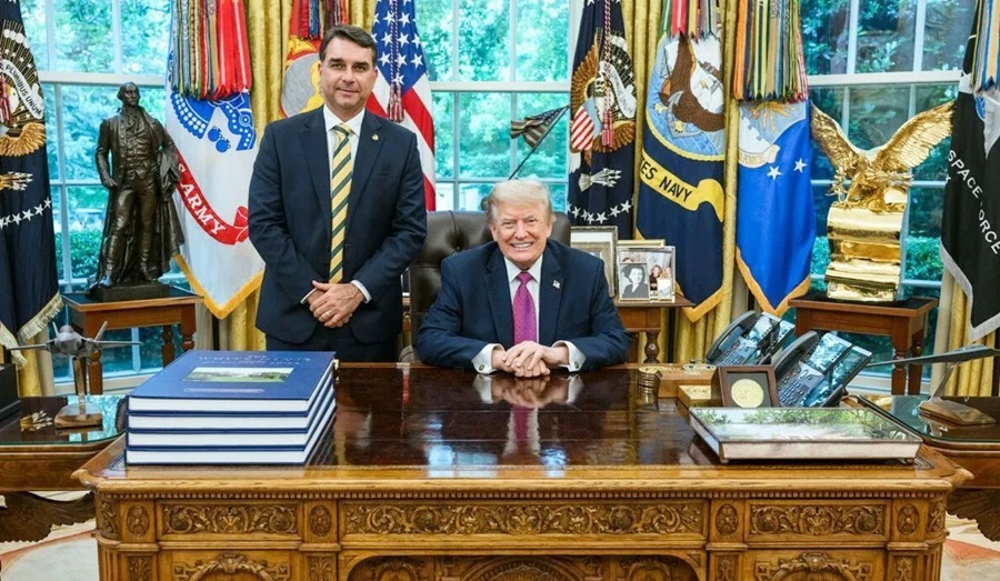 Aliados dizem que governo Trump apoiou fuga e sinalizou asilo a Flávio Bolsonaro