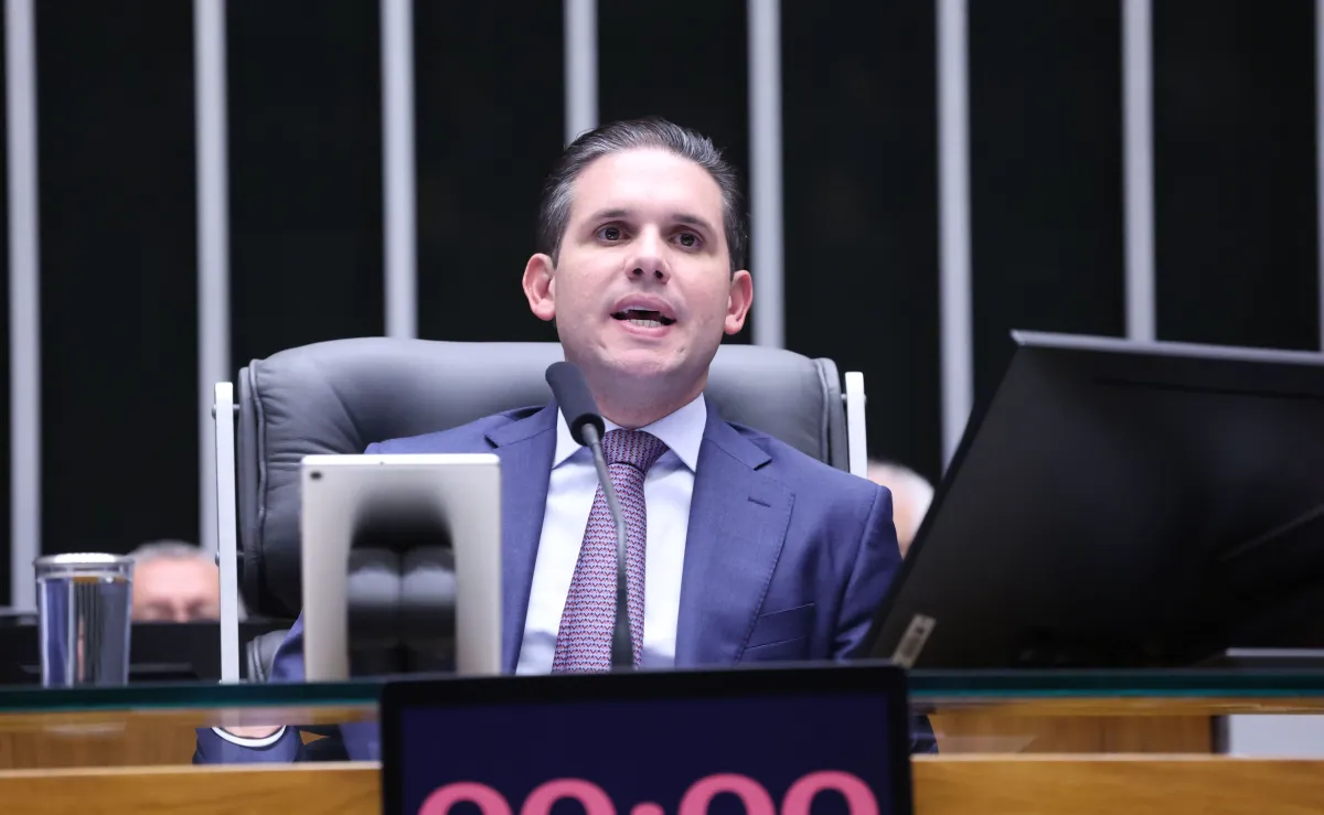 PL acena para Hugo Motta e PT ameaça deixar blocão de presidente da Câmara
