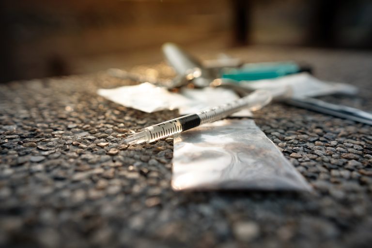 Sem apreensão de drogas, não é possível condenar por tráfico
