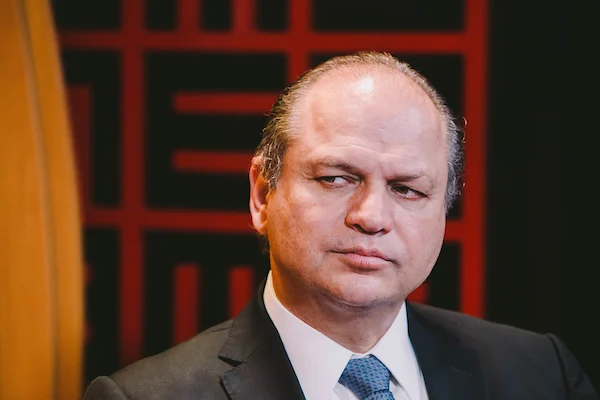 Deputado Ricardo Barros diz que Luis Miranda traiu confiança de Bolsonaro em CPI