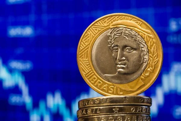 Governo propõe salário mínimo de R$ 1.302 para 2023,  um acréscimo de R$ 90 do atual