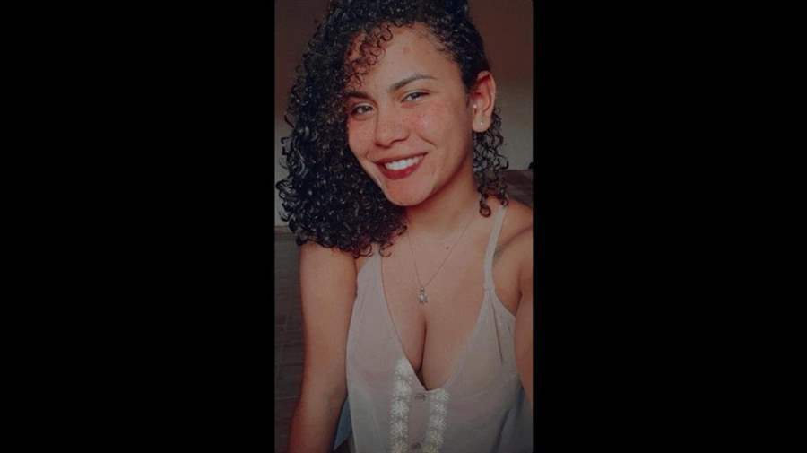 Jovem é morta por ex-namorado após recusar pedido de volta e buquê de flores
