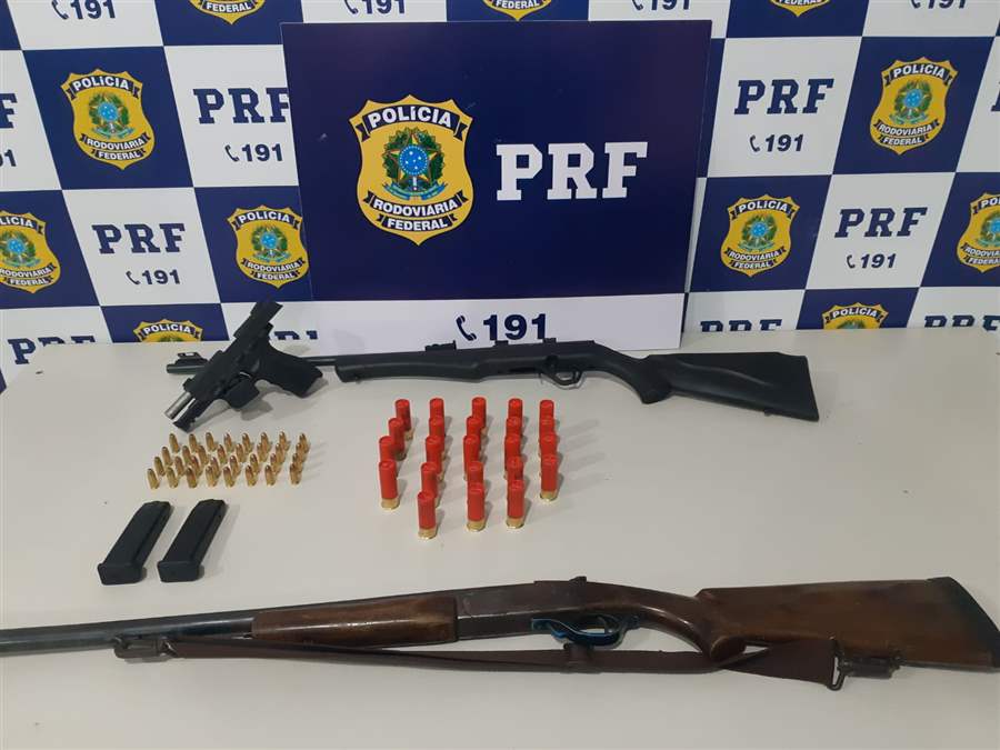  PRF prende 03 homens, apreende 05 armas de fogo e 125 munições
