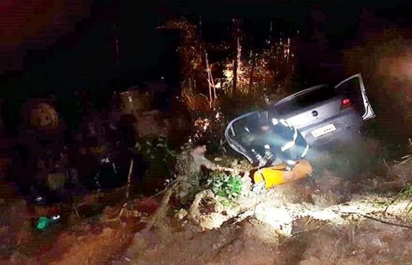 Acidente na BR 364 deixa quatro feridos e uma vítima em estado grave
