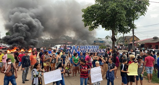 Revoltados com explosão de suas dragas pela PF garimpeiros bloquearam BR-319