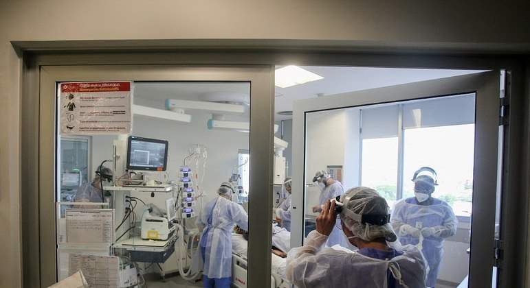Brasil tem 216 mortes por Covid-19 e 15.961 novos casos em 24 horas