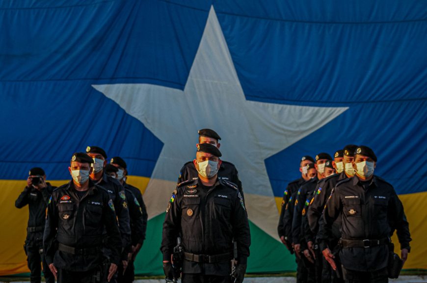 Lei  garante redução de trabalho para policiais responsáveis por pessoas com deficiência
