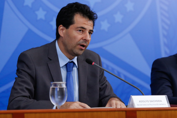 Sachsida diz que governo anunciará medidas para reduzir tarifas de energia elétrica 
