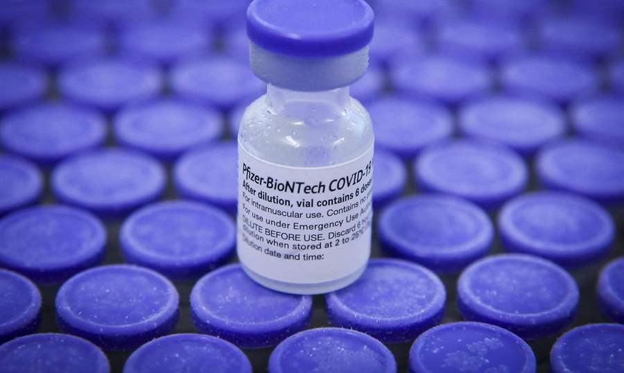 Carregamentos com 4,1 milhões de doses da vacina da Pfizer chegam ao Brasil
