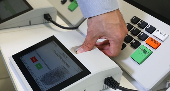 Voto em trânsito é opção para quem perdeu prazo de transferir título eleitoral