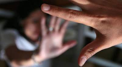 Mulher vai até o quarto das filhas e flagra marido estuprando menina de 10 anos