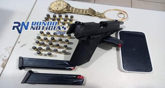Durante abordagem policial homem é preso com pistola e munição em carro