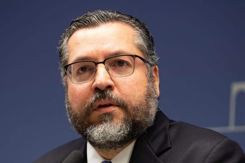 ‘No fundo, o plano da Rússia é recompor a União Soviética’, afirma ex-chanceler Ernesto Araújo