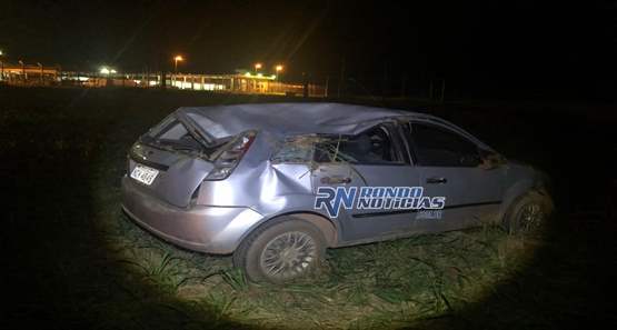 Mulher embriagada é presa após capotar carro na Estrada da Penal 
