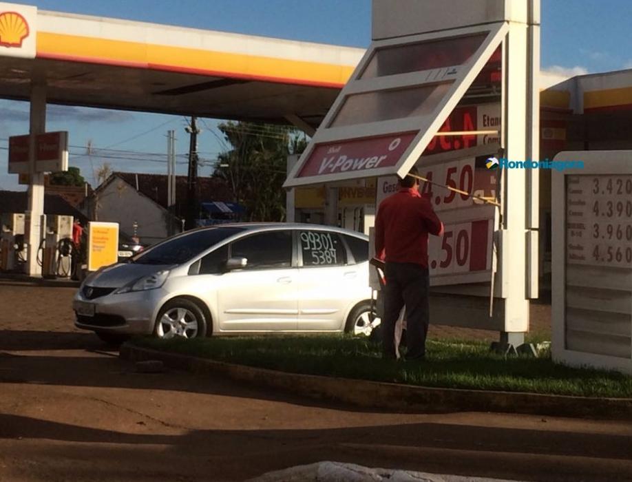 Gerente de posto de gasolina tem malote roubado com R$ 20 mil reais
