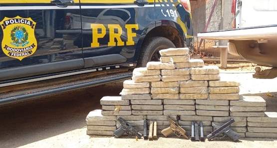 PRF  intercepta carregamento de 64 Kg de cocaína em caminhonete na BR 364 