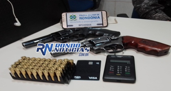 Homem tenta fugir ao ver viatura da PM e acaba preso com arma de fogo 