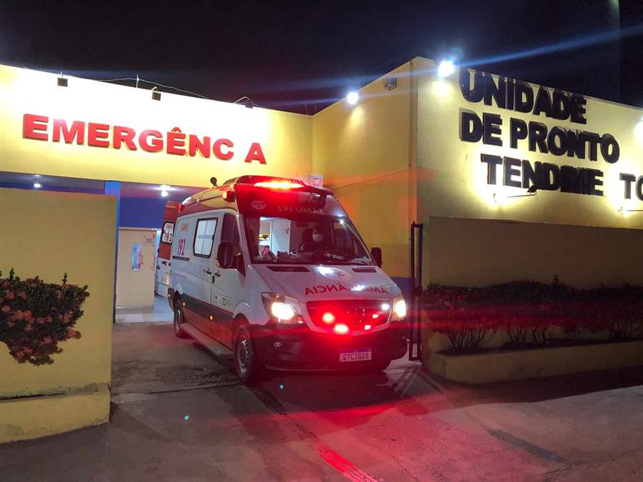Mulher cobra pensão e acaba sendo esfaqueada no rosto e nas costas pelo ex

