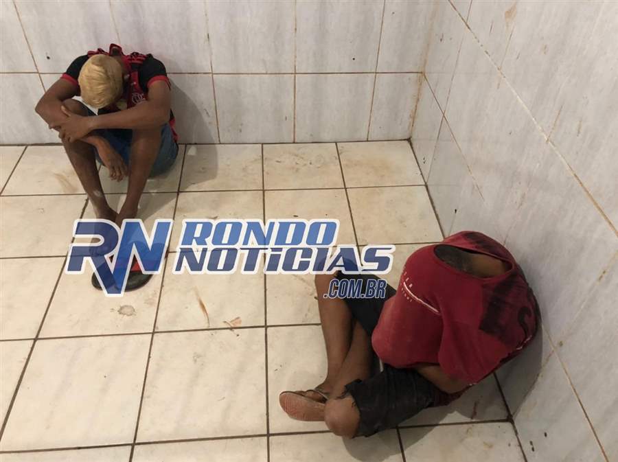Adolescentes são dominados por populares após roubarem celular 