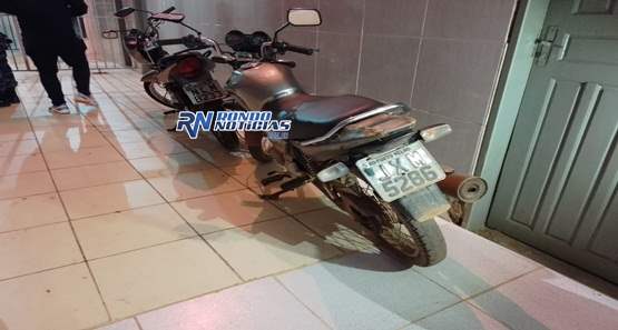Casal é flagrado e preso fazendo alteração em chassi de motocicletas 