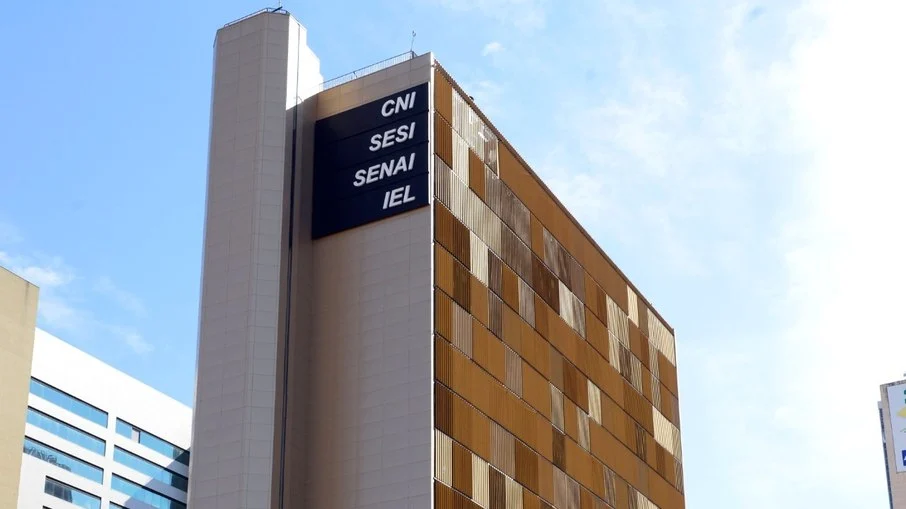 Confederação da Indústria reduz estimativas para crescimento do PIB para 0,9% em 2022
