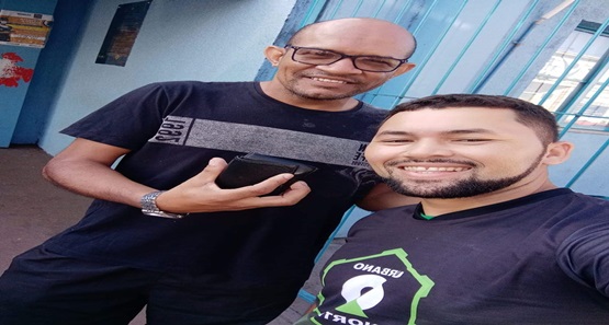 
Motorista  encontra carteira com  dinheiro e consegue devolvê-la ao dono
