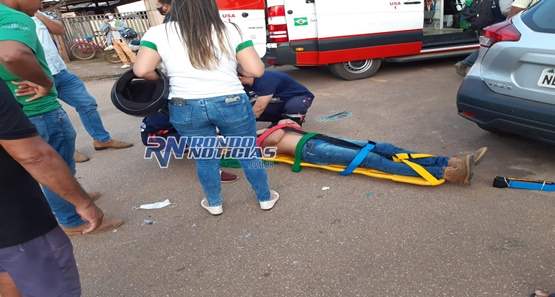 Motorista avança preferencial e atropela motociclista que fica grave
