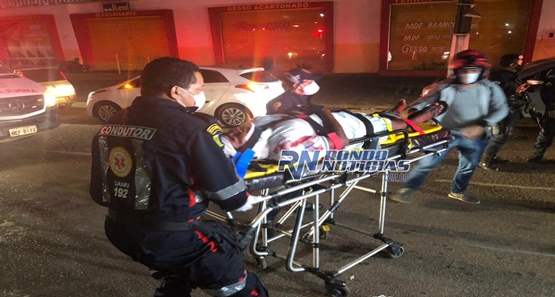 Ciclista fica em estado grave após ser atropelado por motoboy, que fugiu 