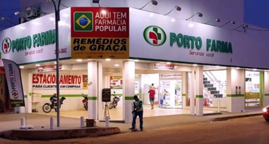 Criminosos invadem farmácia e arrombam caixa eletrônico na capital
