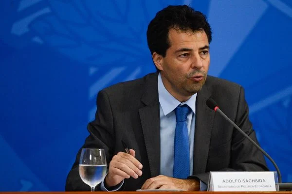 Produção de petróleo no Brasil vai subir 73% em 10 anos, diz ministro Adolfo Sachsida

