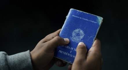 
Brasil abre 2,7 milhões de vagas com carteira assinada em 2021, segundo o governo