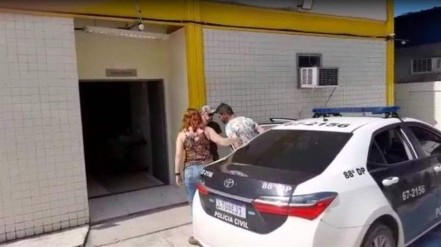 Homem divulga fotos íntimas de ex-namorada na internet e é preso pela polícia civil