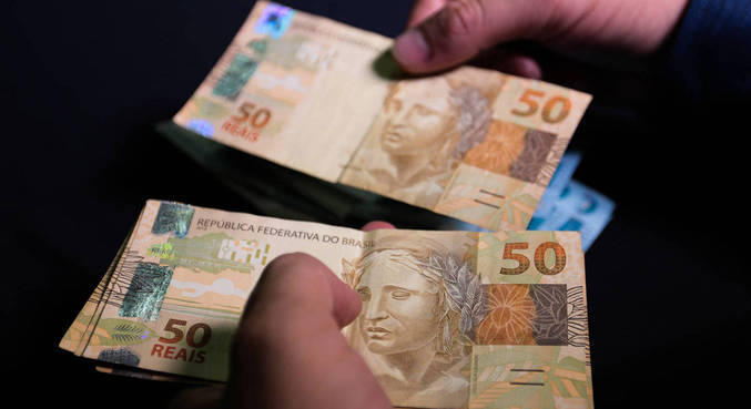 
Brasileiro vai trabalhar até domingo só para pagar impostos, mostra levantamento