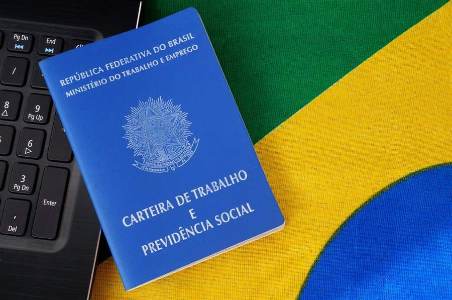 Brasil cria 401.639 empregos com carteira assinada em fevereiro