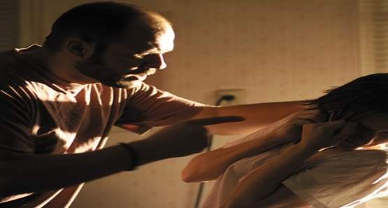 Marido não aceita separação e agride e esfaqueia esposa adolescente de 17 anos