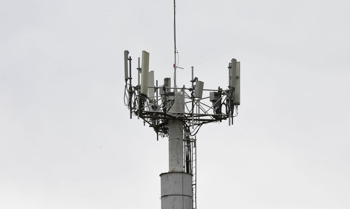 Anatel aprova mais 60 dias para início da implantação do 5G em todas as capitais do país
