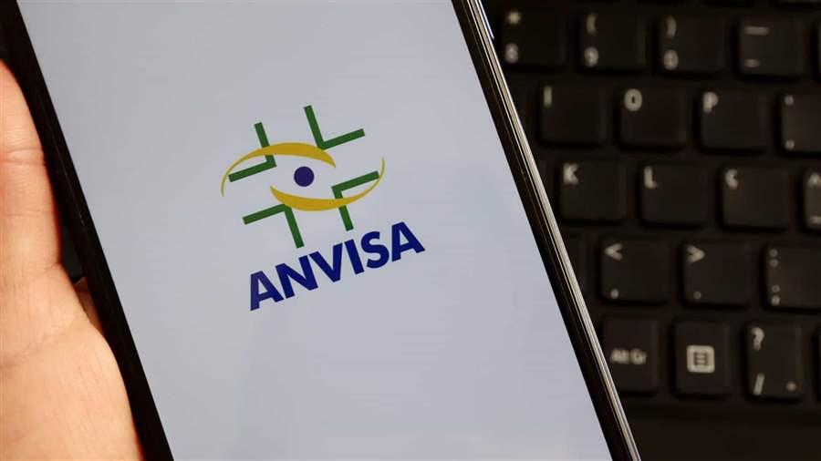 Anvisa apura denúncias de frascos de vacina com doses a menos
