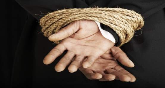 Encontro em site de relacionamento termina com homem assaltado 