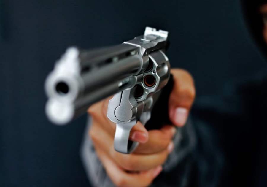 Casal sofre atentado a tiros dentro de veículo em Porto Velho