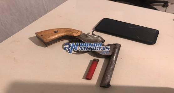 Menores são detidos armados após tentarem roubar trabalhador

