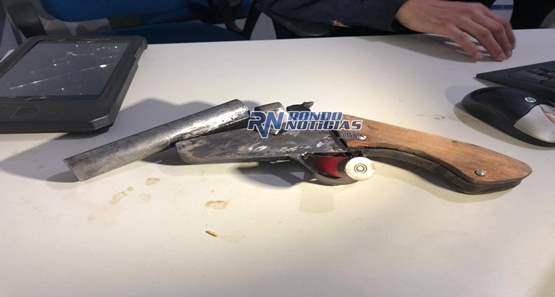 Menor suspeito de assalto é detido com arma caseira na zona leste

